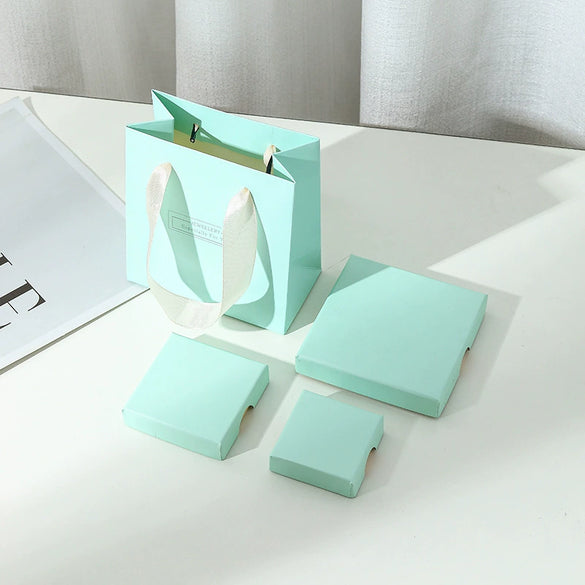Jewelry Packaging Box With Heaven And Earth Cover Made Of Paper And Cardboard
