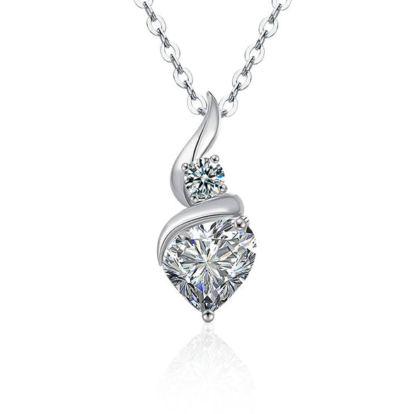 Jewelry S925 Sterling Silver Heartshaped Moissanite Pendant Necklace