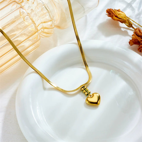 Jewelry Stainless Steel Heart Shape Retro Fashion Electroplating Pendant Clavicle Chain For Women