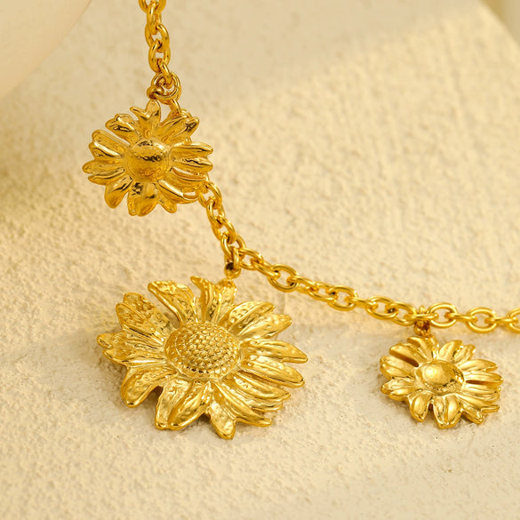 Jewelry Stainless Steel 18K Gold Plated Flower Geometric Pendant Necklace For Women Fashion Electroplated