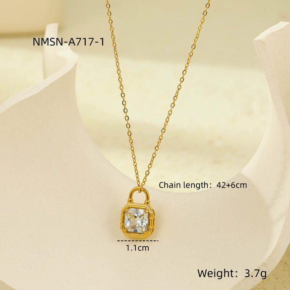 Jewelry Stainless Steel 18K Gold Plated Lockshaped Geometric Zircon Pendant Titanium Steel Necklace