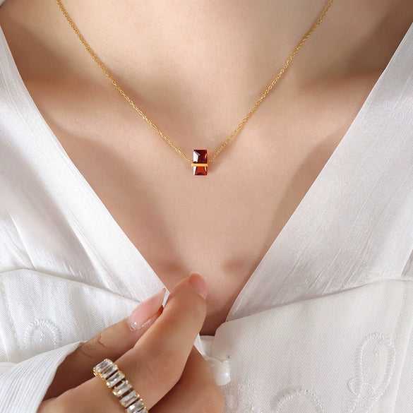 Jewelry 316L Stainless Steel Geometric Zircon Pendant Necklace For Women With Electroplating