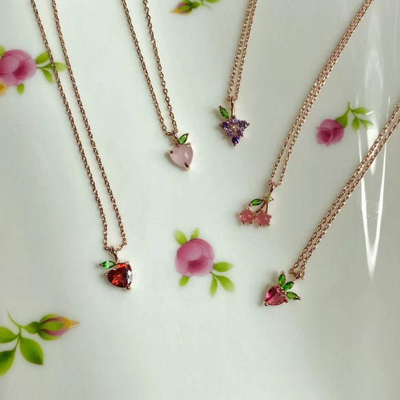 Jewelry Women's Copper Rhinestone Fruitshaped Pendant Clavicle Necklace With Zircon