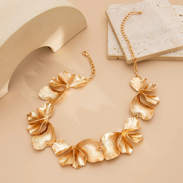 Jewelry Zinc Alloy Flower Irregular Pleated Petal Electroplating Necklace