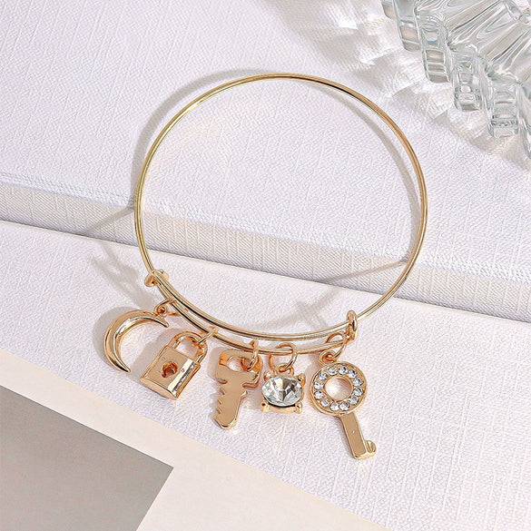 Key And Lock Zinc Alloy Bracelet With Gold Tone Electroplated Finish Romantic Couple Jewelry