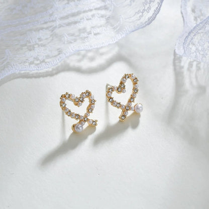 Korean  Irregular Hollow Love Pearl Earrings