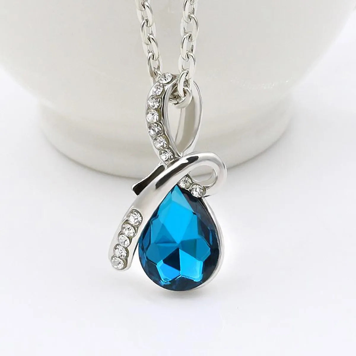 Water Droplets Women's Pendant Necklace