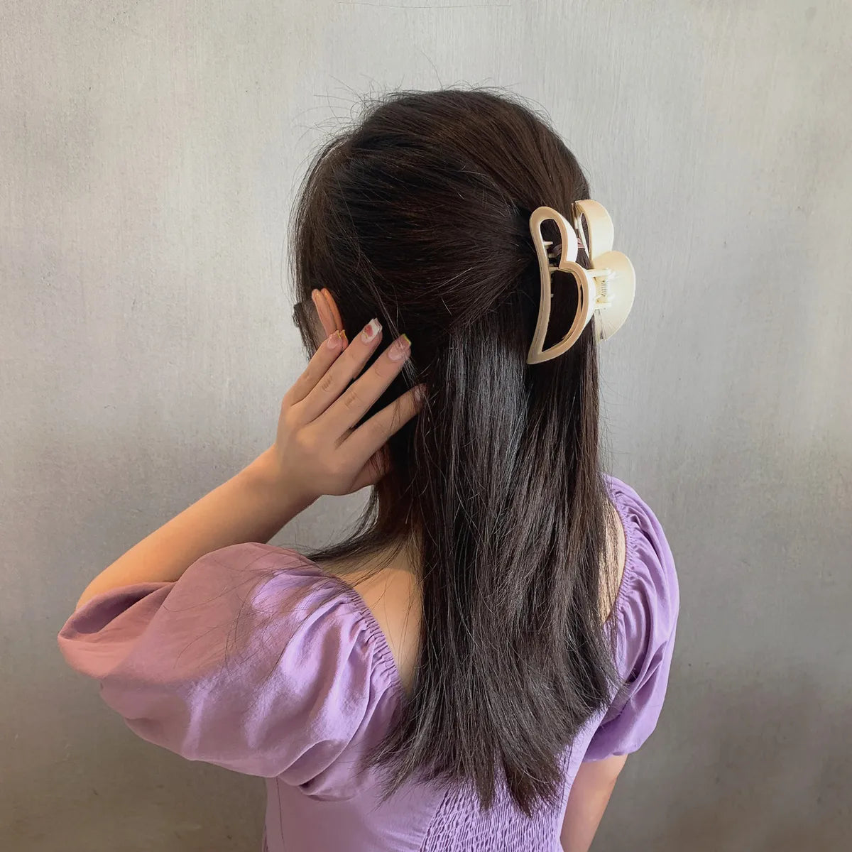 New Simple Korean Style Women'S Transparent Cutout Grip Fresh Color Barrettes Girl Heart Barrettes Wholesale