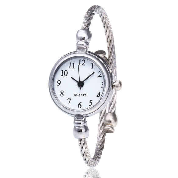 Ladies Alloy Bracelet Watch With Round Dial Chic And Retro Style