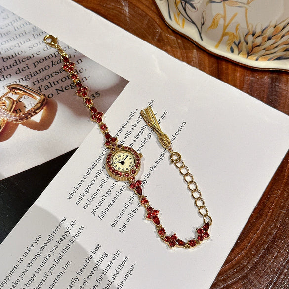 Ladies Alloy Bracelet Watch With Round Dial Medieval Style