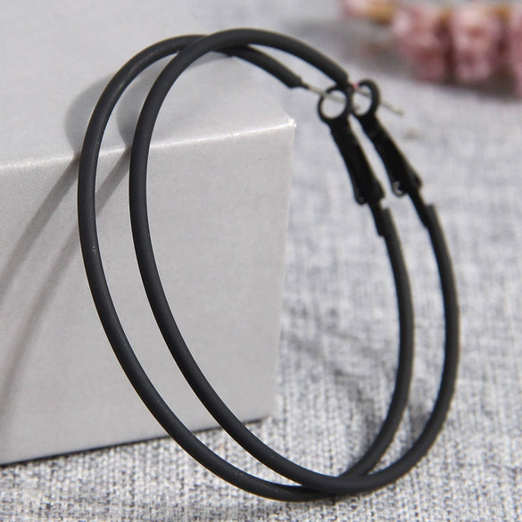 Ladies Alloy Earrings With Paint Treatment And Sweet Ol Style Circle Shape