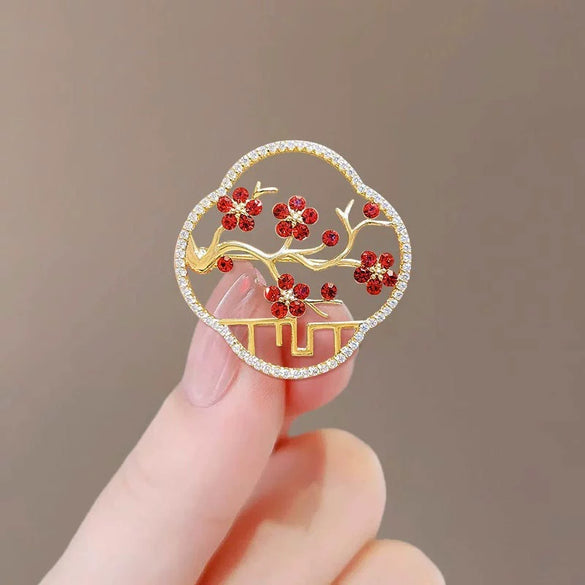 Ladies Alloy Flower Pattern Electroplated Brooch Natural Style Coat Accessory