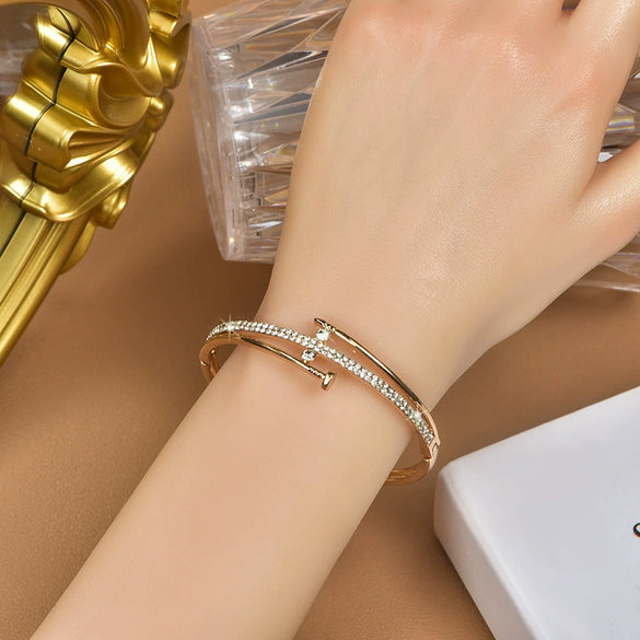 Ladies Alloy Heart Shape Inlaid Crystal Jewelry Bracelet