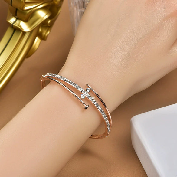Ladies Alloy Heart Shape Inlaid Crystal Jewelry Bracelet