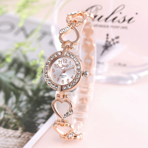 Ladies Alloy Quartz Watch With Peach Heart Bracelet Leisure Style