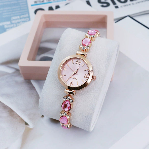 Ladies Alloy Round Dial Fashion Cat's Claw Diamond Bracelet Watch