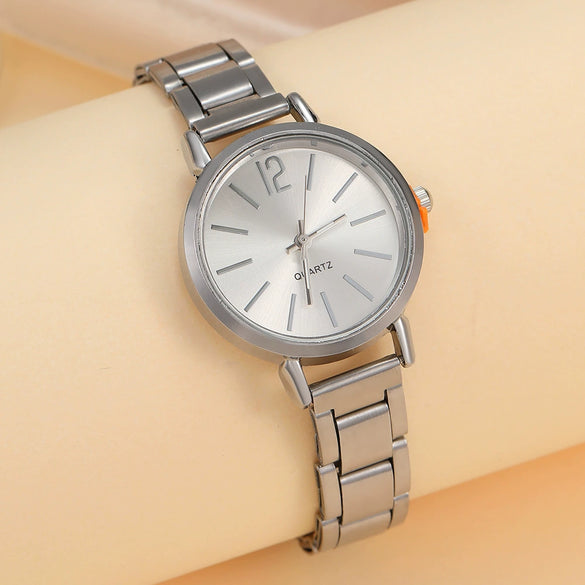 Ladies Casual Round Dial Quartz Watch With Alloy Case And Strap