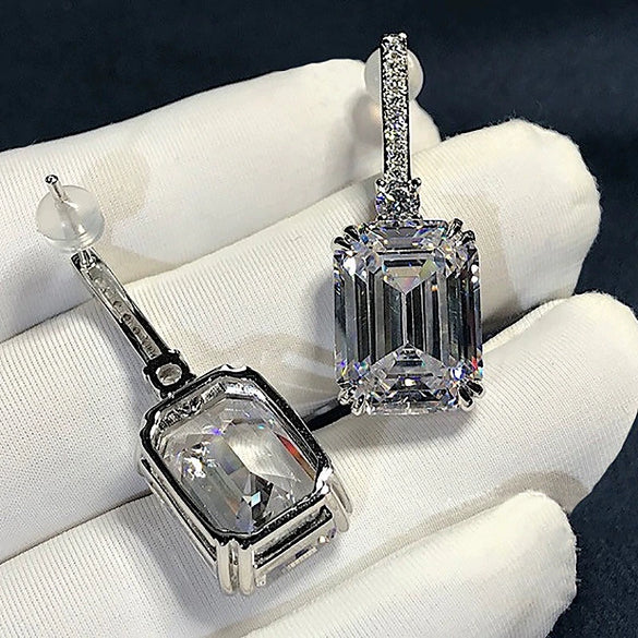 Ladies Copper Earrings With Geometric Style And Zircon