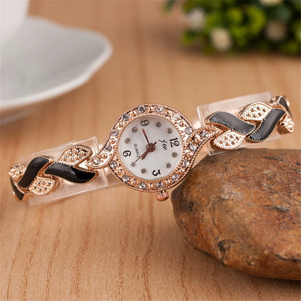 Ladies Fashion Leaf Bracelet Quartz Wrist Watch Alloy Material Round Dial
