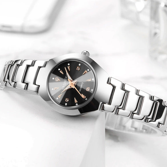 Ladies Fashion Quartz Watch With Round Dial Made Of Alloy Case And Stainless Steel Strap For Couple Wholesale