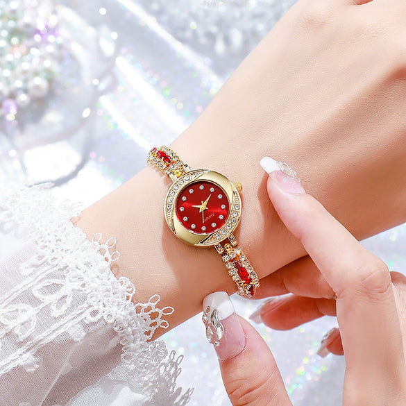 Ladies Fashionable Alloy And Stainless Steel Claw Chain Quartz Watch With Diamondencrusted And Round Dial