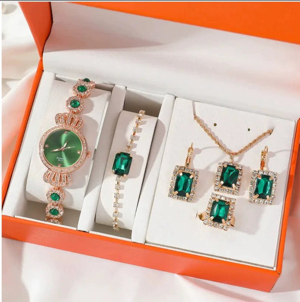 Ladies Leisure Green Quartz Watch With Alloy Case And Stainless Steel Band Round Dial