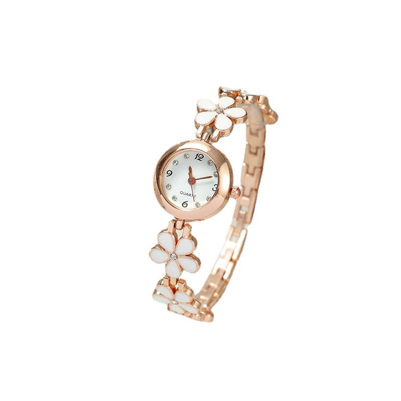 Ladies Leisure 5 Piece Set With Alloy Chain And Strap Round Dial English Watch And Flower Pendant