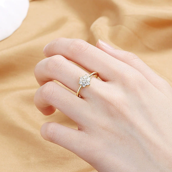 Ladies Light Luxury Snowflake Copper Gold Plated Inlaid Zircon Ring Jewelry