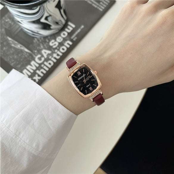 Ladies Small Wine Barrel Retro Quartz Waterproof Watch Alloy Case Ordinary Glass Mirror Leisure Style