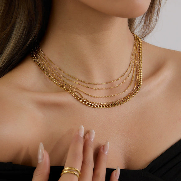 Ladies Stainless Steel Chain Necklace With Electroplating Light Luxury Style