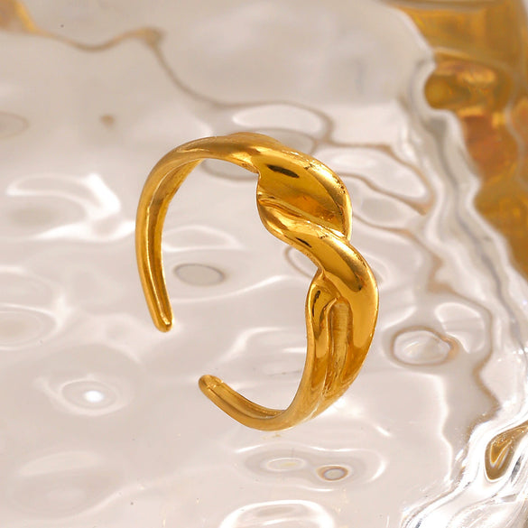 Ladies Stainless Steel Geometric Twist Finger Ring With Electroplating Design
