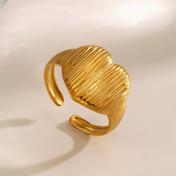 Ladies Stainless Steel Heart Shaped Striped Electroplated Love Ring