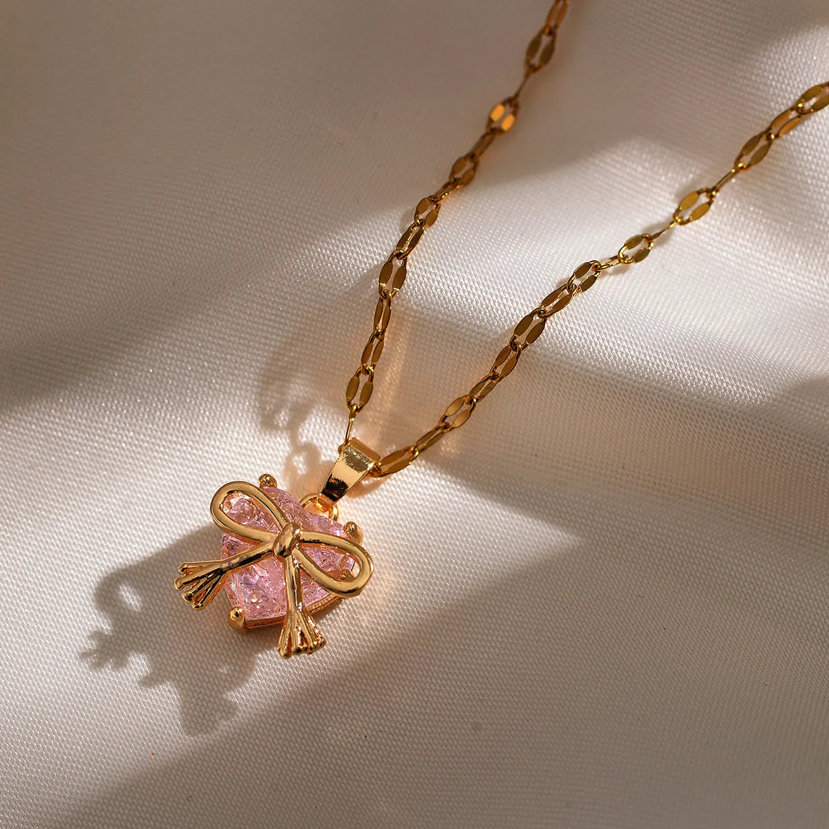 Lady Heart Shape Bow Knot Copper Plating Pendant Necklace