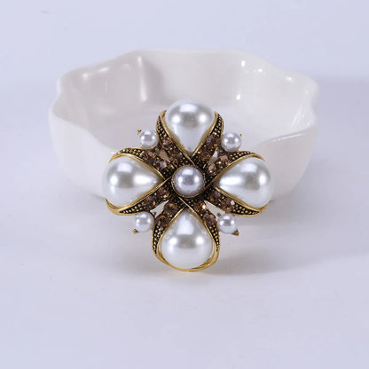 Lady Pearl Alloy Inlay Rhinestones Women'S Brooches