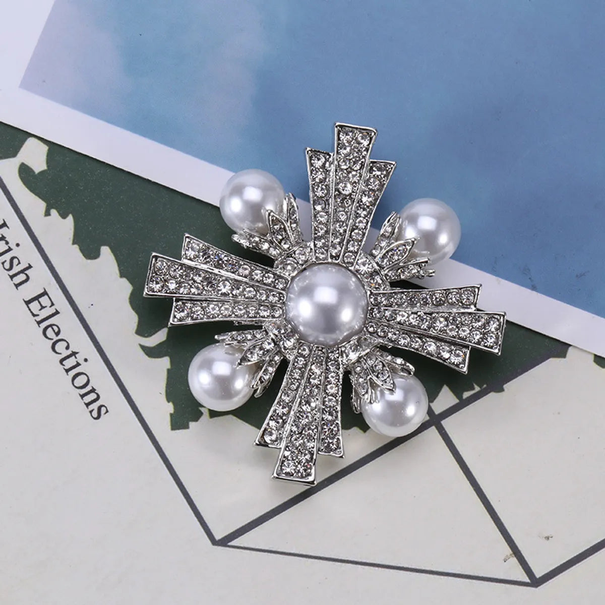 Lady Pearl Alloy Inlay Rhinestones Women'S Brooches