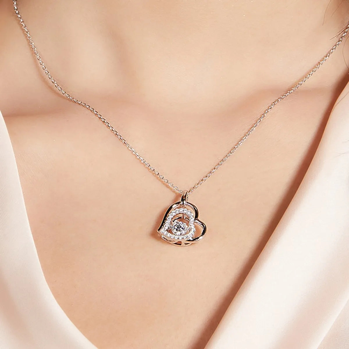 Lady Simple Style Classic Style Heart Shape Sterling Silver Gra Inlay Moissanite Rhodium Plated Pendant Necklace