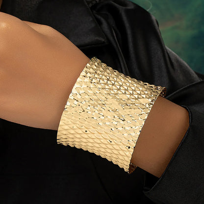 Lady Solid Color Alloy Plating 14k Gold Plated Women'S Cuff Bracelets