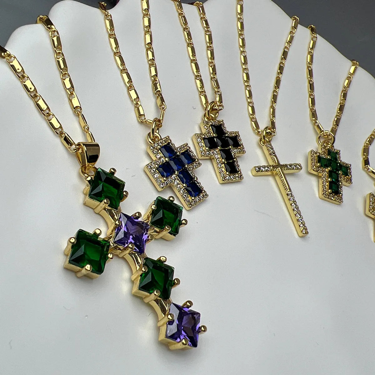 Lady Streetwear Cross Copper Rhinestones Pendant Necklace In Bulk