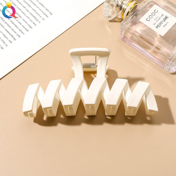 Large Retro Plastic Shark Hair Clip For Women Handmade Updo Hairpin Simple Fashion Hair Accessory Wholesale
