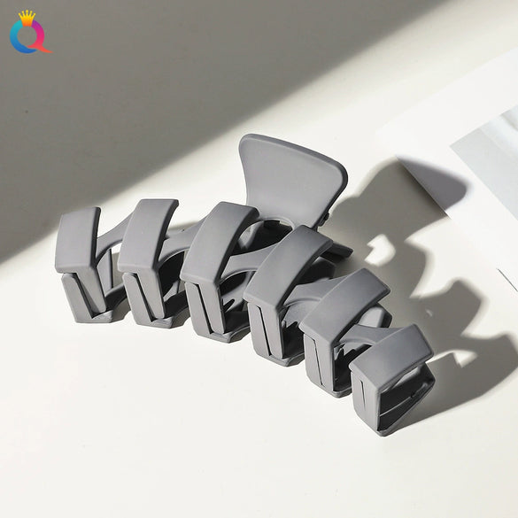 Large Retro Plastic Shark Hair Clip For Women Handmade Updo Hairpin Simple Fashion Hair Accessory Wholesale
