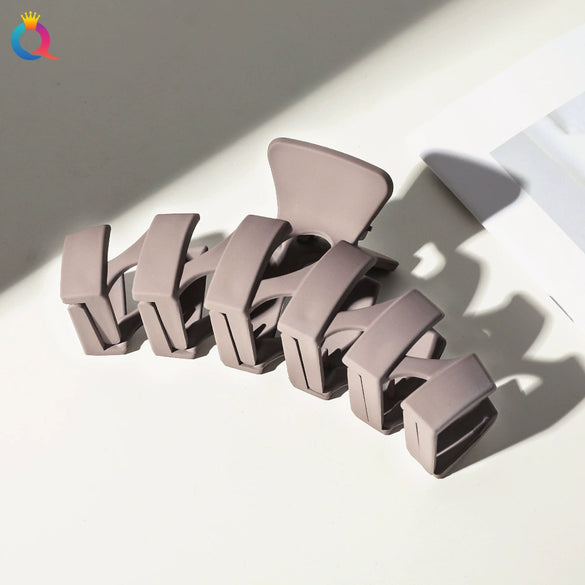 Large Retro Plastic Shark Hair Clip For Women Handmade Updo Hairpin Simple Fashion Hair Accessory Wholesale