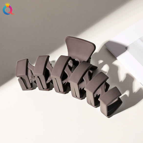 Large Retro Plastic Shark Hair Clip For Women Handmade Updo Hairpin Simple Fashion Hair Accessory Wholesale