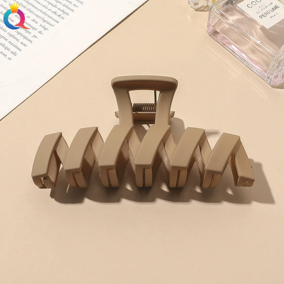 Large Retro Plastic Shark Hair Clip For Women Handmade Updo Hairpin Simple Fashion Hair Accessory Wholesale