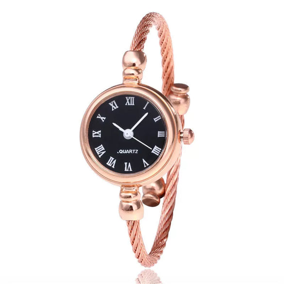 Leisure Alloy And Stainless Steel Women's Quartz Watch With Round Dial And Rose Gold Bracelet