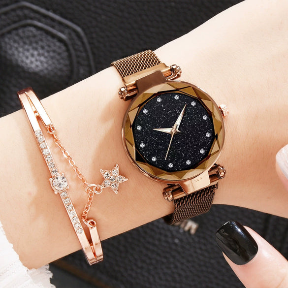 Leisure Alloy Women's Quartz Watch And Bracelet Twopiece Set With Magnet Buckle And Round Dial