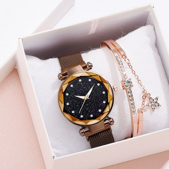 Leisure Alloy Women's Quartz Watch And Bracelet Twopiece Set With Magnet Buckle And Round Dial
