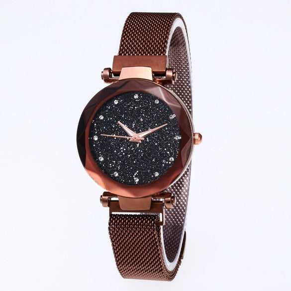 Leisure Alloy Women's Quartz Watch And Bracelet Twopiece Set With Magnet Buckle And Round Dial