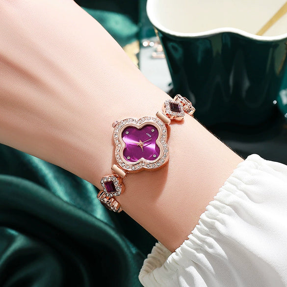 Leisure Fourleaf Clover Alloy Bracelet Quartz Watch For Women With Rhombus Dial