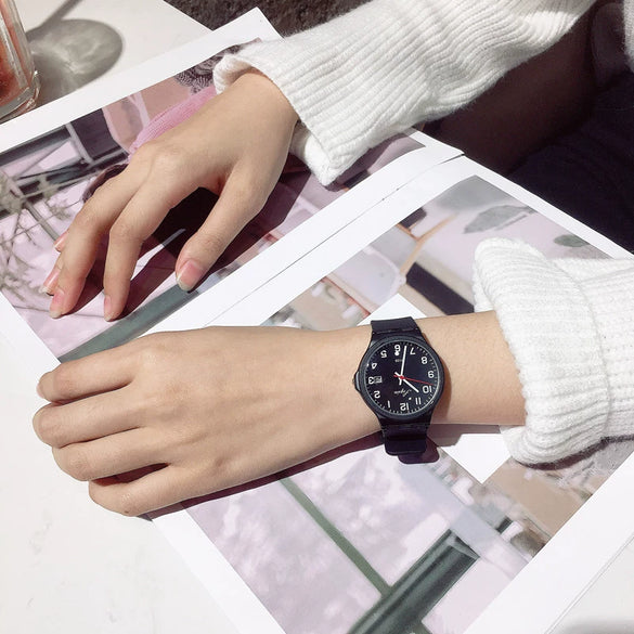 Leisure Quartz Watch For Female Middle School Students Alloy Case Silicone Strap Stainless Steel Clasp Round Dial Ordinary Glass Mirror