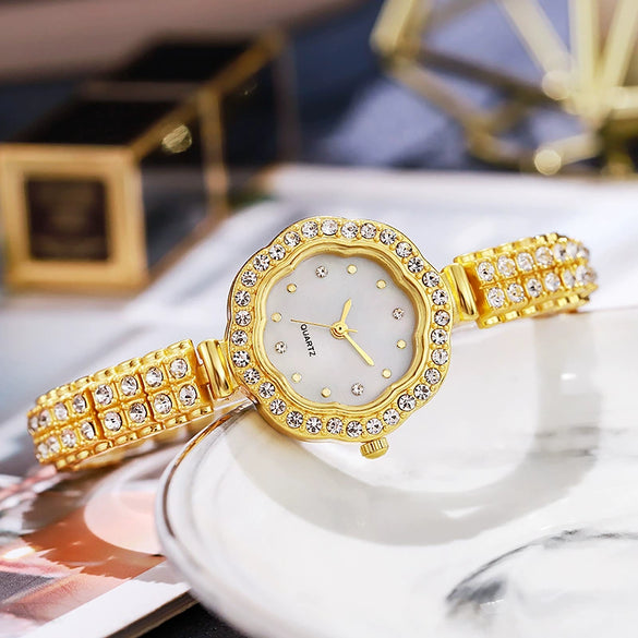 Leisure Women's Alloy Watch With Rhombus Dial And Stainless Steel Buckle